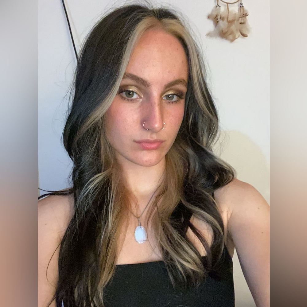 Meet your Posher, Kiana